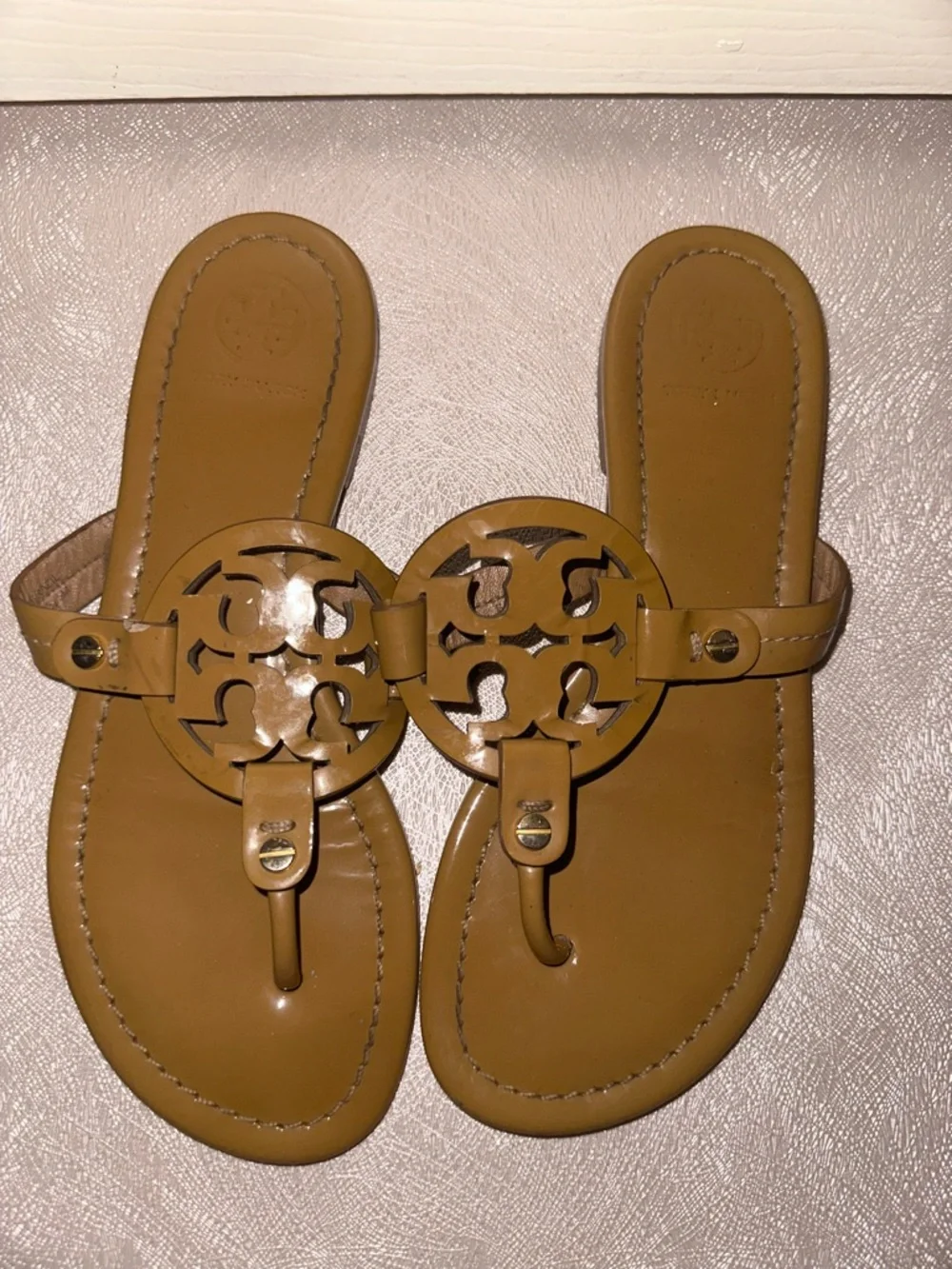 Tory Burch Tan Brown Logo Thong Sandals 5 vacation summer designer